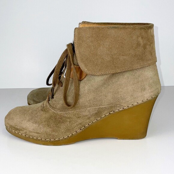 Bettye Muller Suede Wedge Lace Up Boots Taupe Beige Ankle Booties Women's 39 8.5 - Picture 1 of 10
